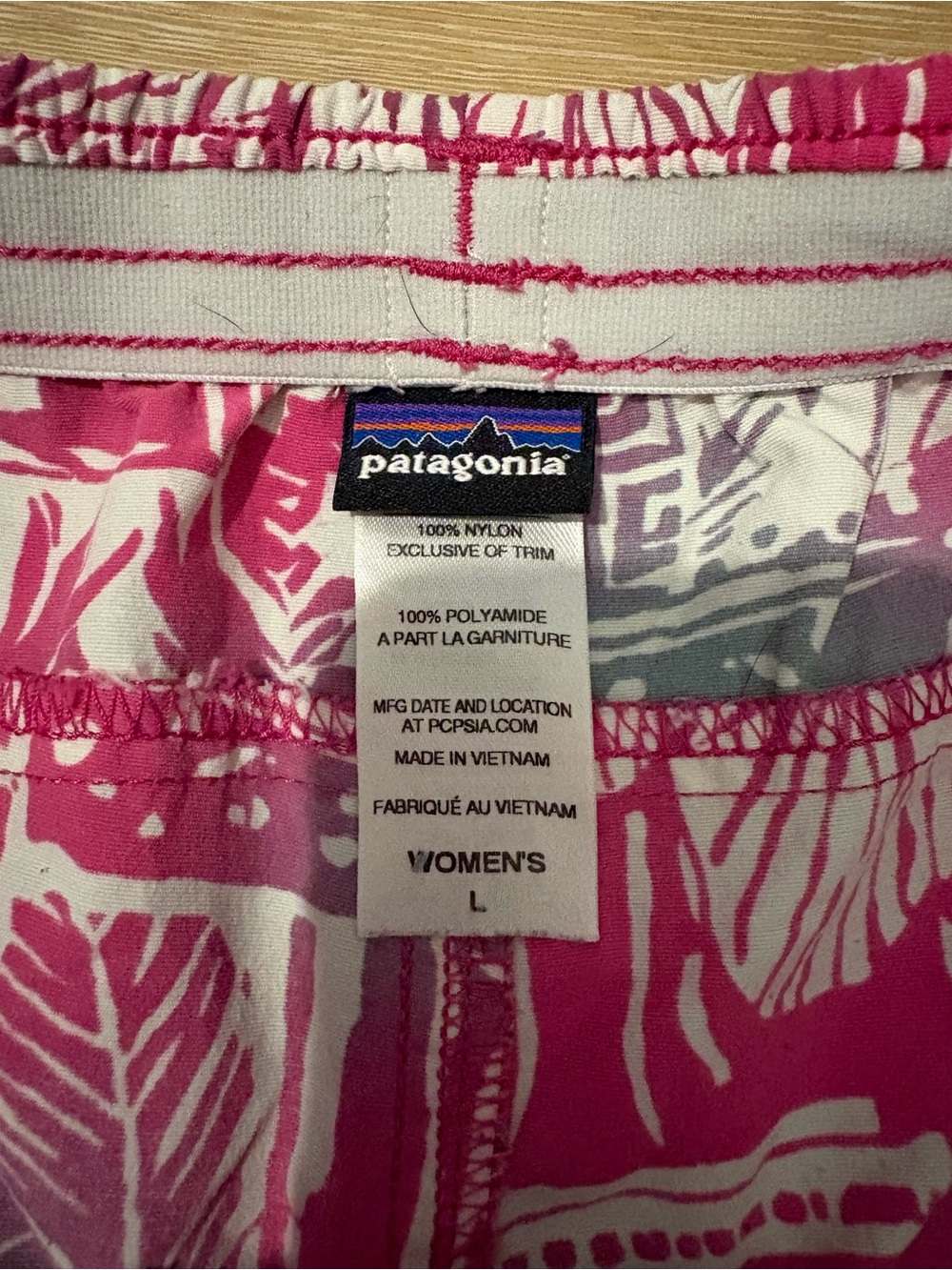 Patagonia Women's Baggies Shorts in the Na Pali Beach/Desert Turquoise Pattern - Picture 2 of 9